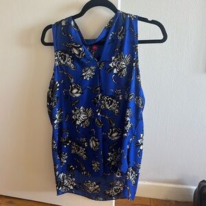 Size M Vince Camuto top